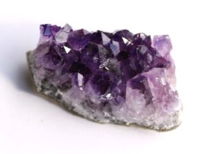 Amethyst dunkel Kristallstufe Ladestufe Uruquai